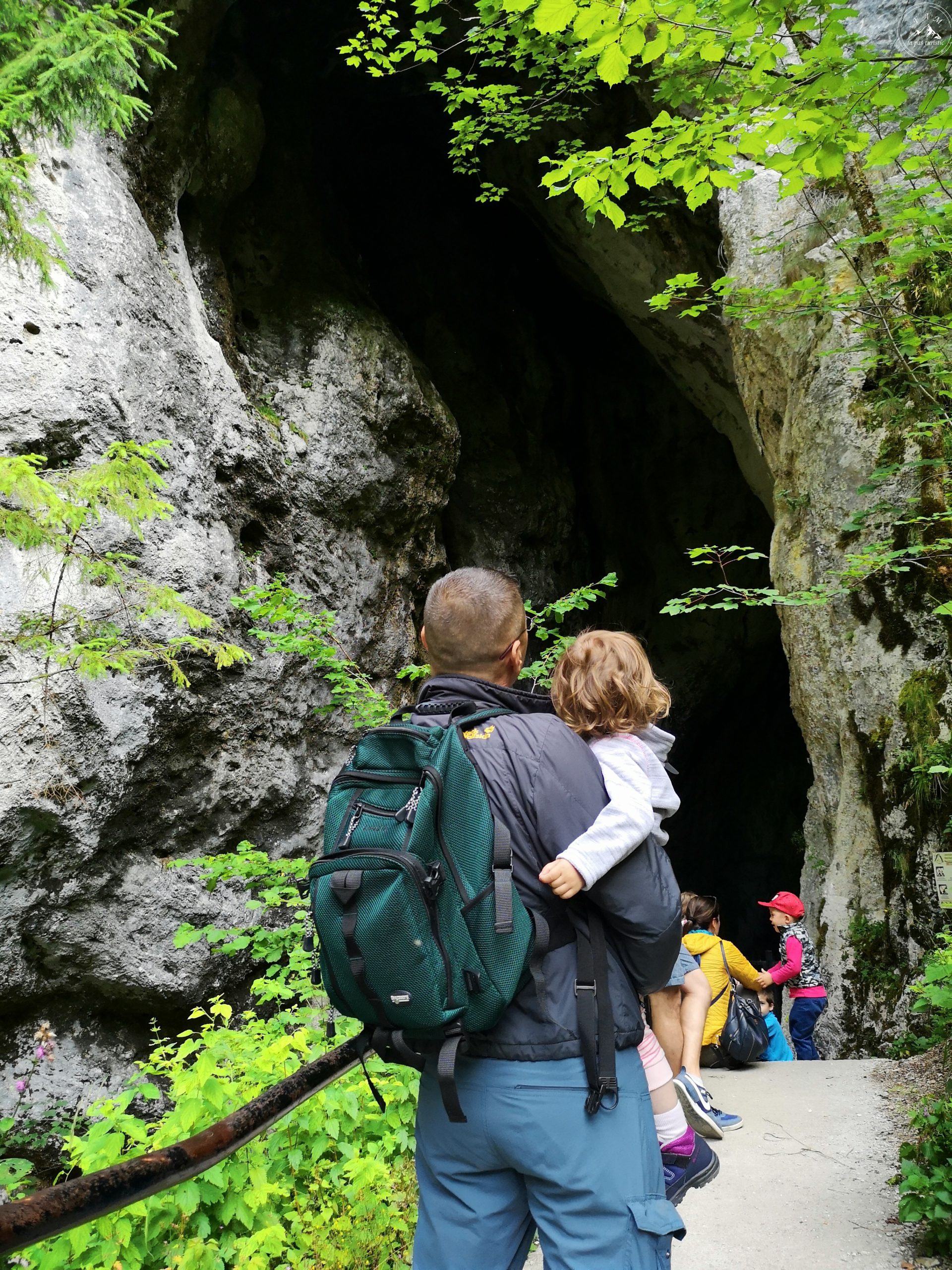 Cheile Ordâncușii – peștera Poarta lui Ionele – peștera Ghețarul de la Scărișoara