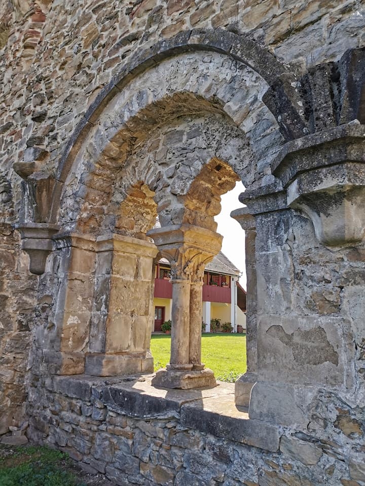 Manastirea-cisterciana-Carta_Sibiu_lapasturistic-1