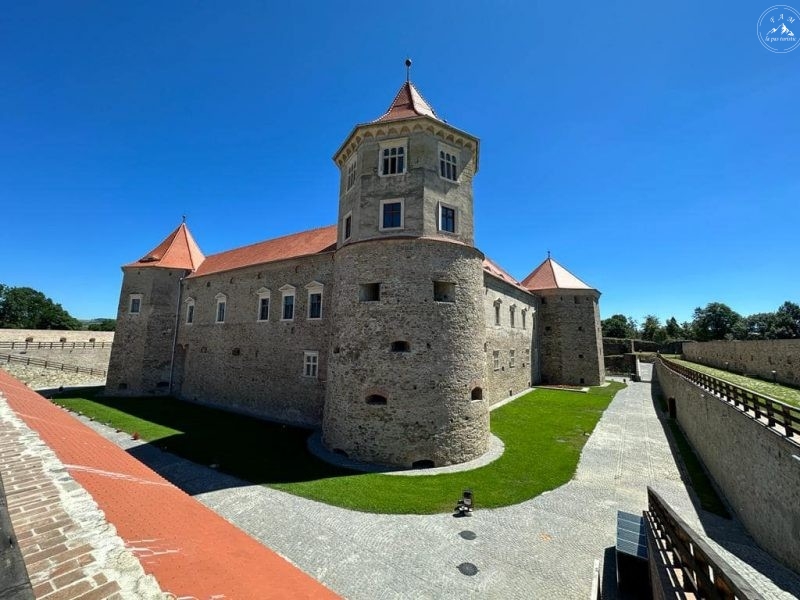 Explorăm Țara Făgărașului: Parcul de aventură Drăguș, Mănăstirea Sâmbăta de Sus, Cetatea Făgărașului, Transfăgărășan