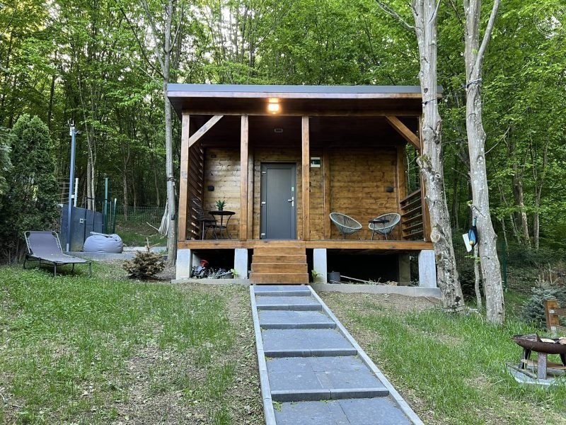 TINY HOUSE – căsuța romantică de la Văliug-Crivaia